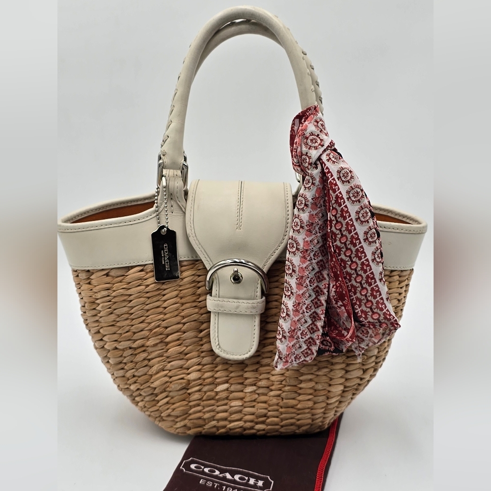 Coach 💥VINTAGE💥 Woven Straw and Leather Bag